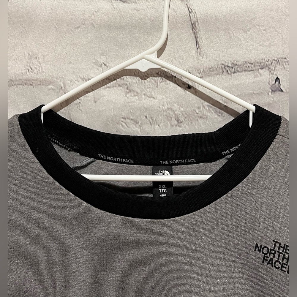 The North Face Graphic Long Sleeve Crew Neck Sweater - Picture 9 of 11